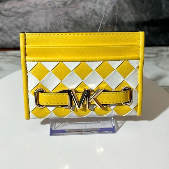 MICHAEL KORS LEATHER CARD HOLDER/WALLET NWT - Picture 1 of 10